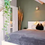 Cozy Center - Near - Schlossberg View - By Casa Momo Апартаменти